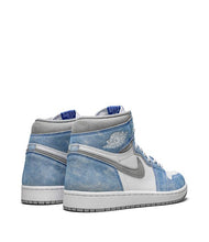 Load image into Gallery viewer, Air Jordan 1 Retro 'Hyper Royal'
